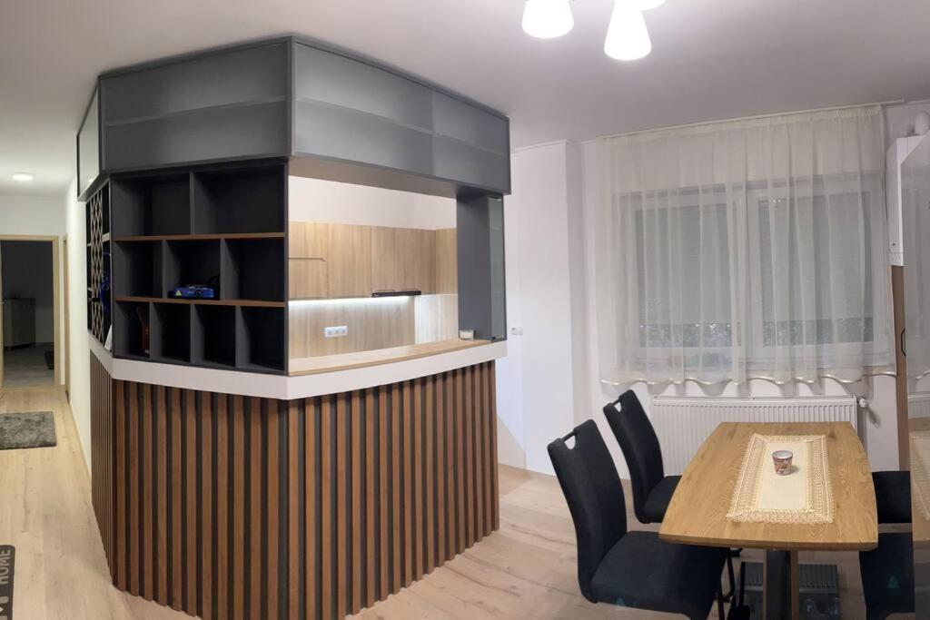 Bingo Apartman Cristuru Secuiesc Bagian luar foto