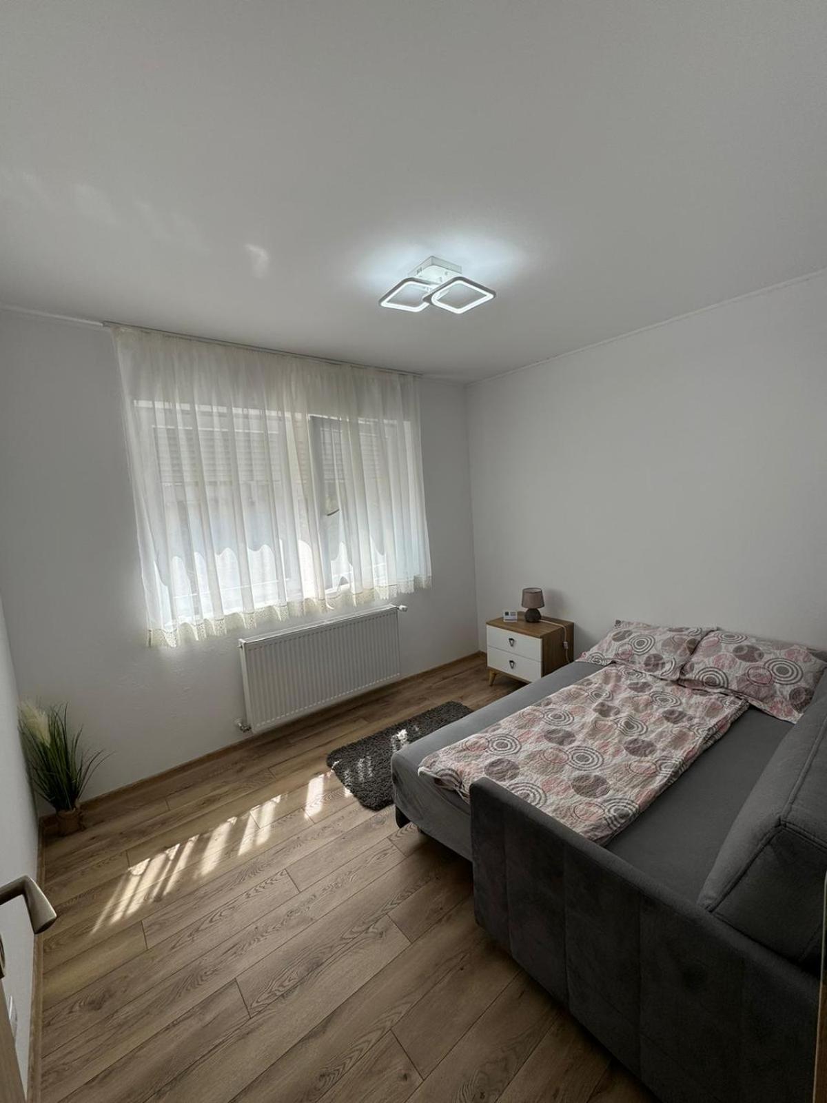 Bingo Apartman Cristuru Secuiesc Bagian luar foto