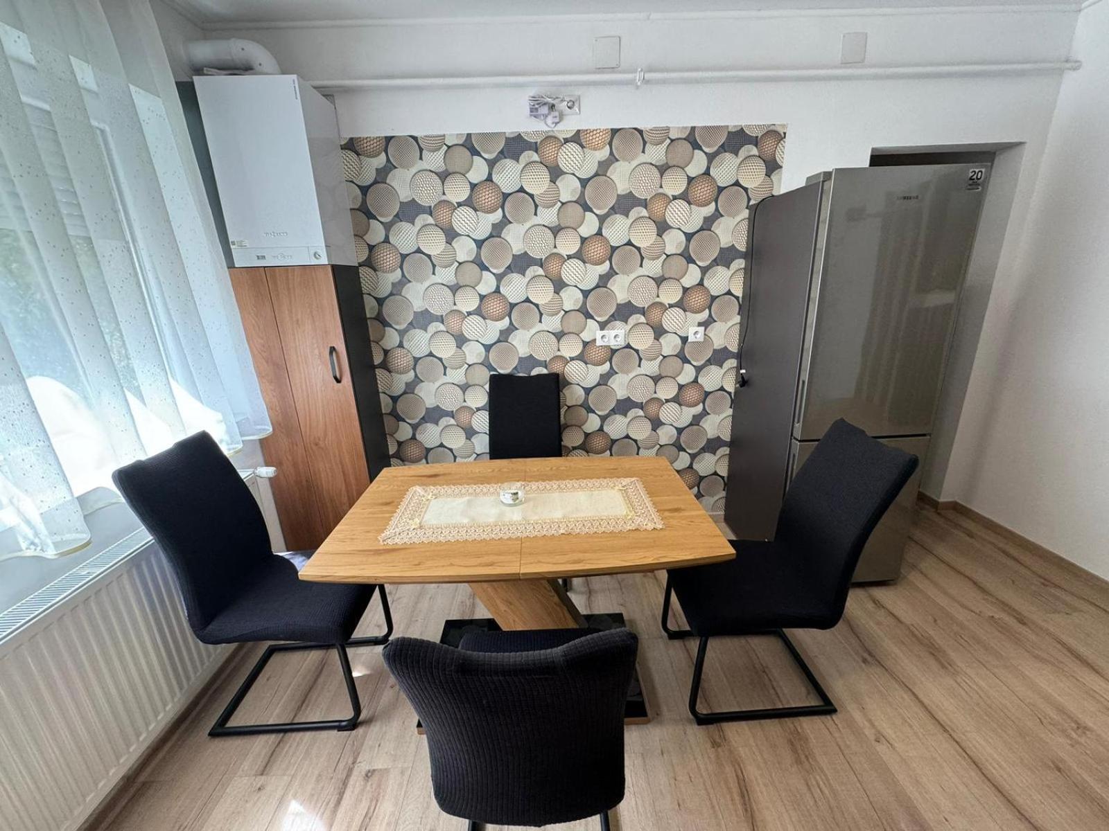 Bingo Apartman Cristuru Secuiesc Bagian luar foto
