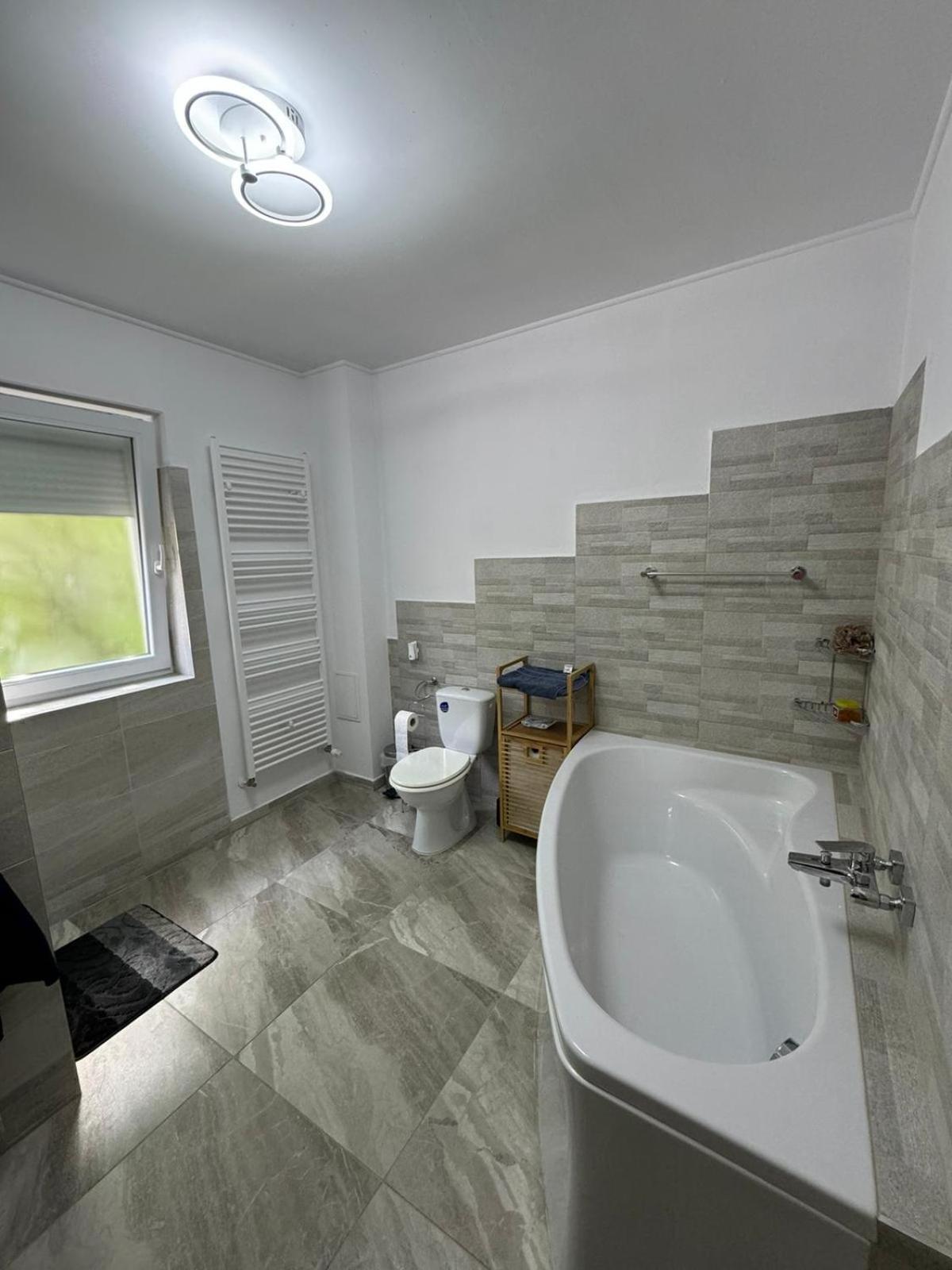 Bingo Apartman Cristuru Secuiesc Bagian luar foto