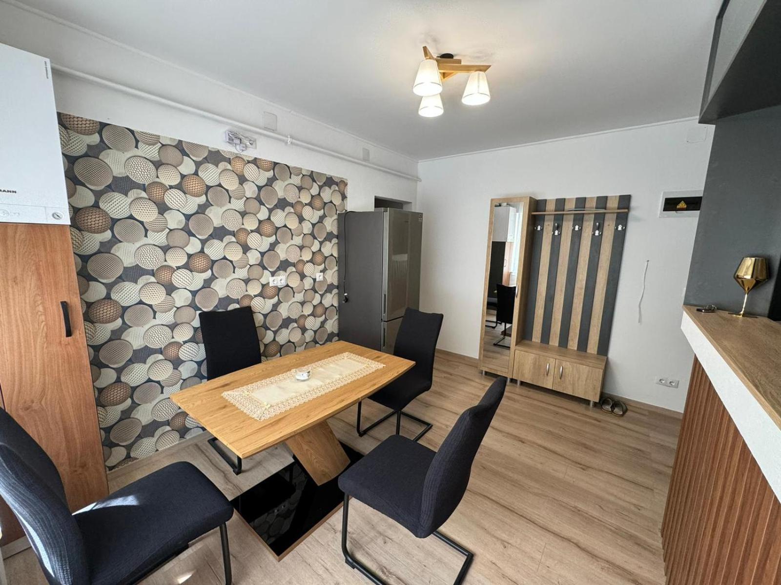 Bingo Apartman Cristuru Secuiesc Bagian luar foto