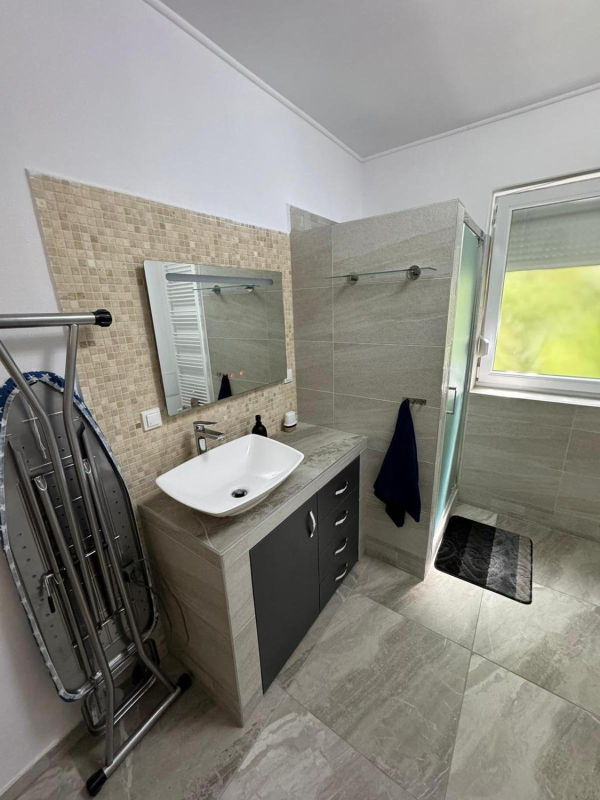 Bingo Apartman Cristuru Secuiesc Bagian luar foto